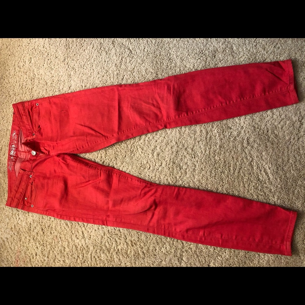 Express Jean Legging. Slim Fit. Ultra low rise.